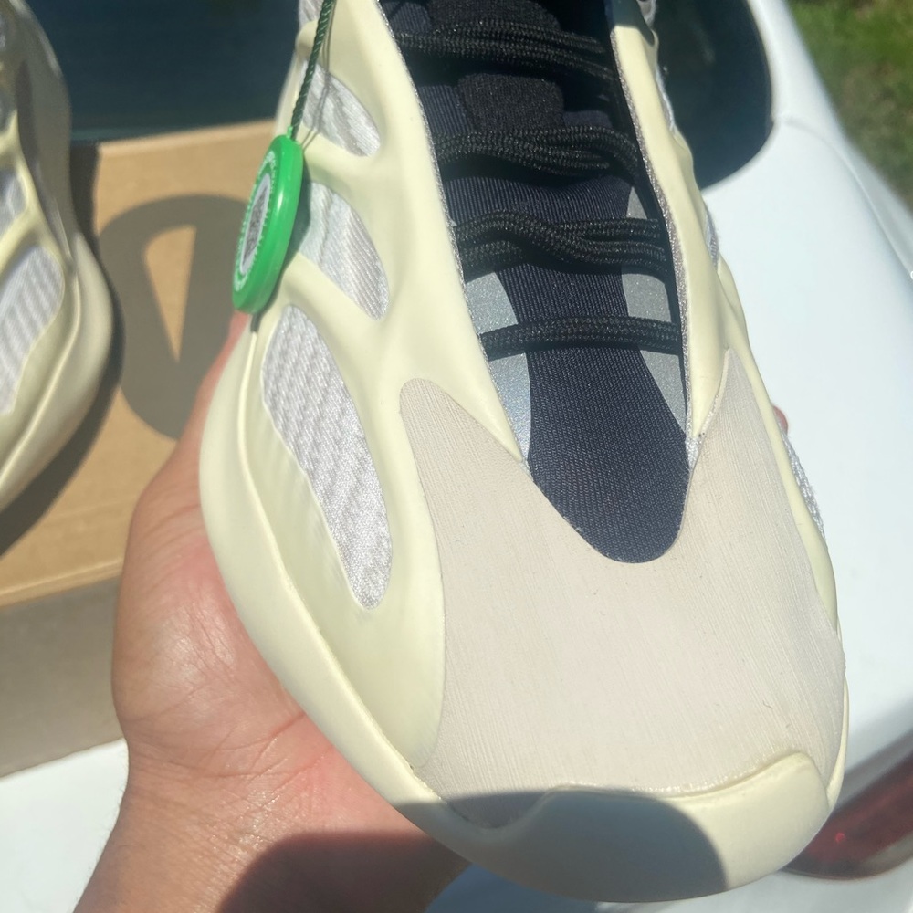 Yeezy 700 V3 Azael
